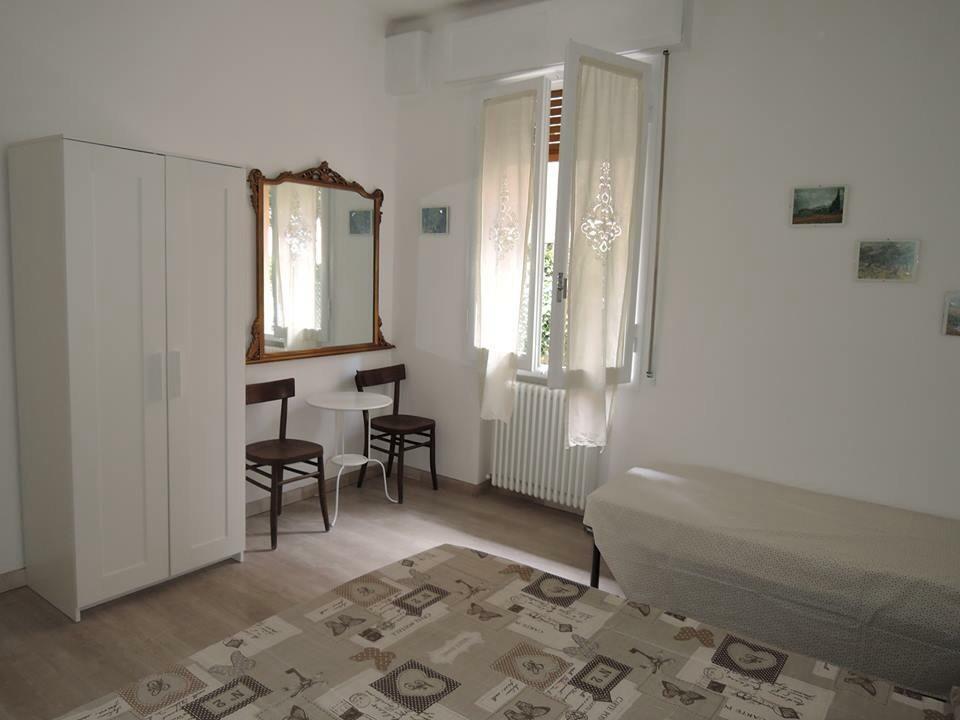 White Guesthouse In Bolognina Bolonha Exterior foto